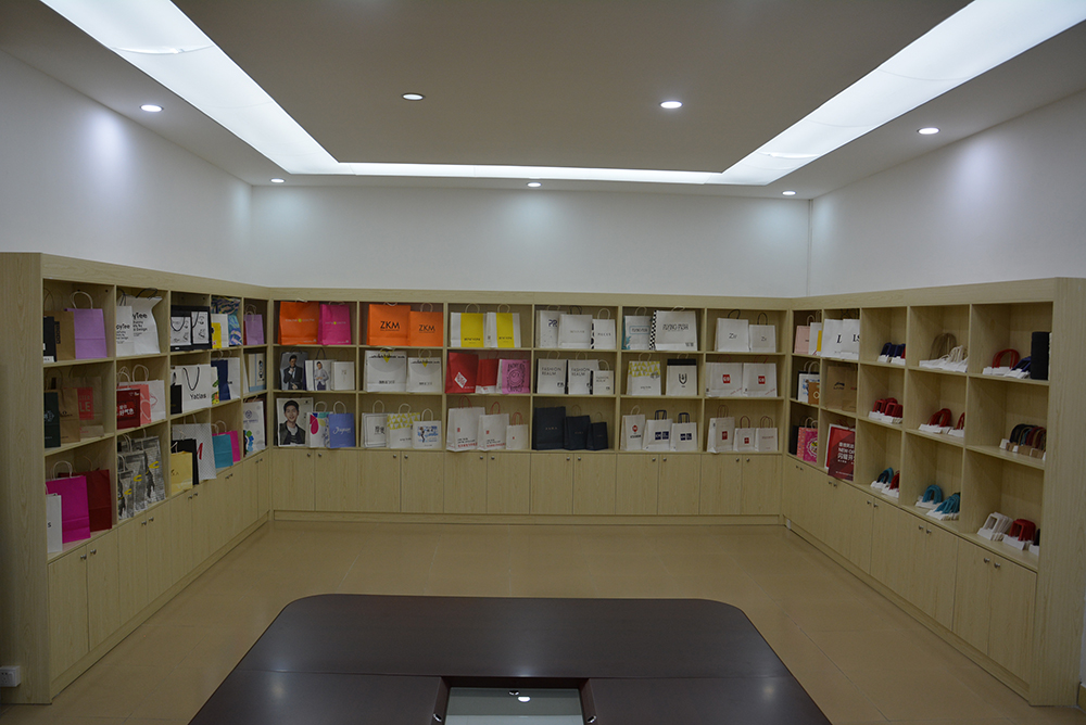 纸袋展览室